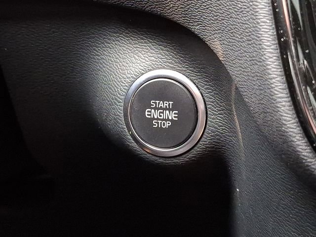 Used 2019 Volvo XC40 T5 Inscription image 29