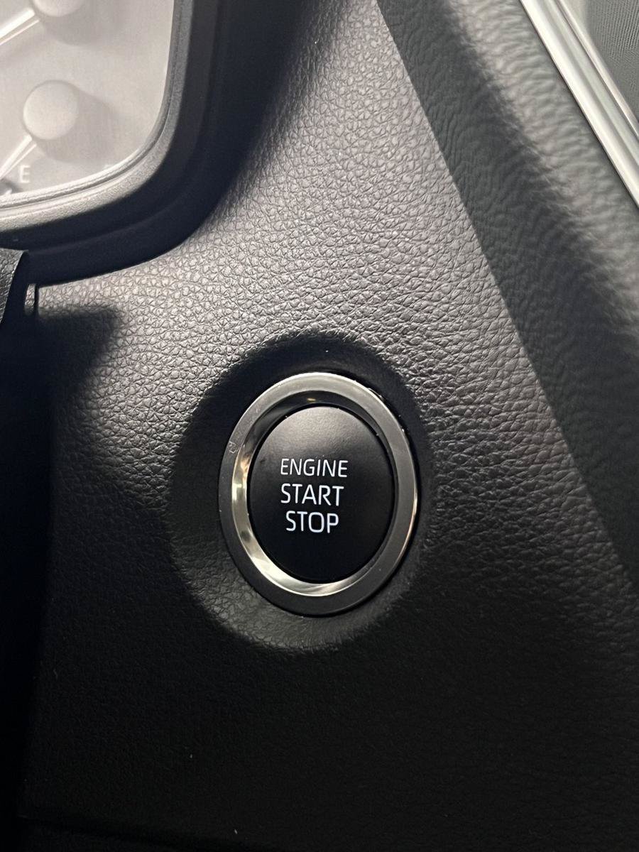 Used 2025 Toyota Corolla LE w/ Convenience Package FWD image 7