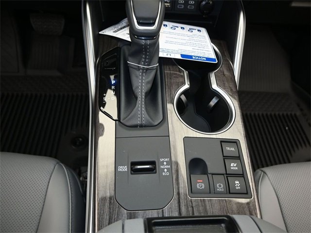 New 2026 Toyota Highlander Limited image 8