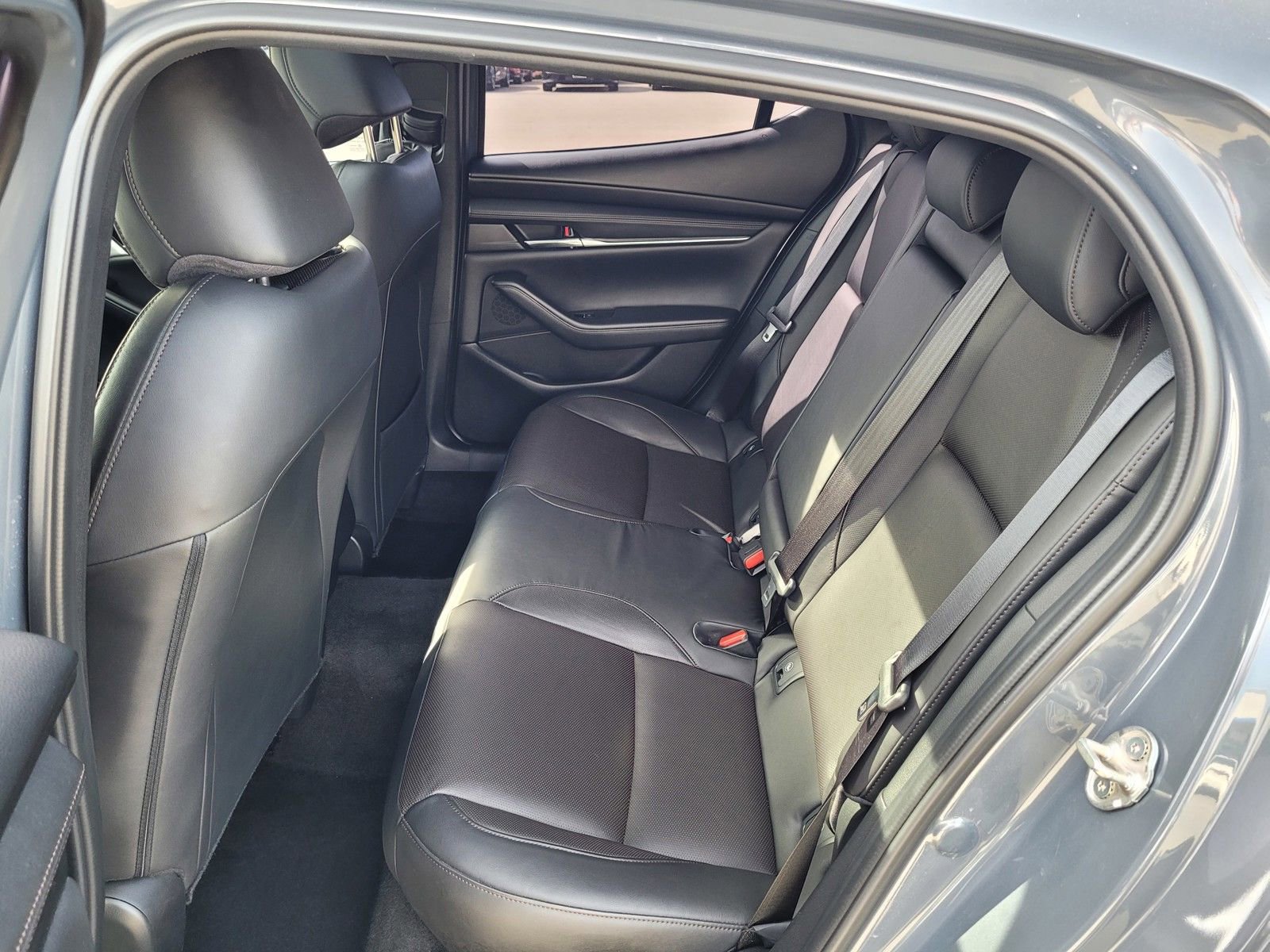 Used 2024 MAZDA MAZDA3 Hatchback w/Premium Plus Pkg image 13