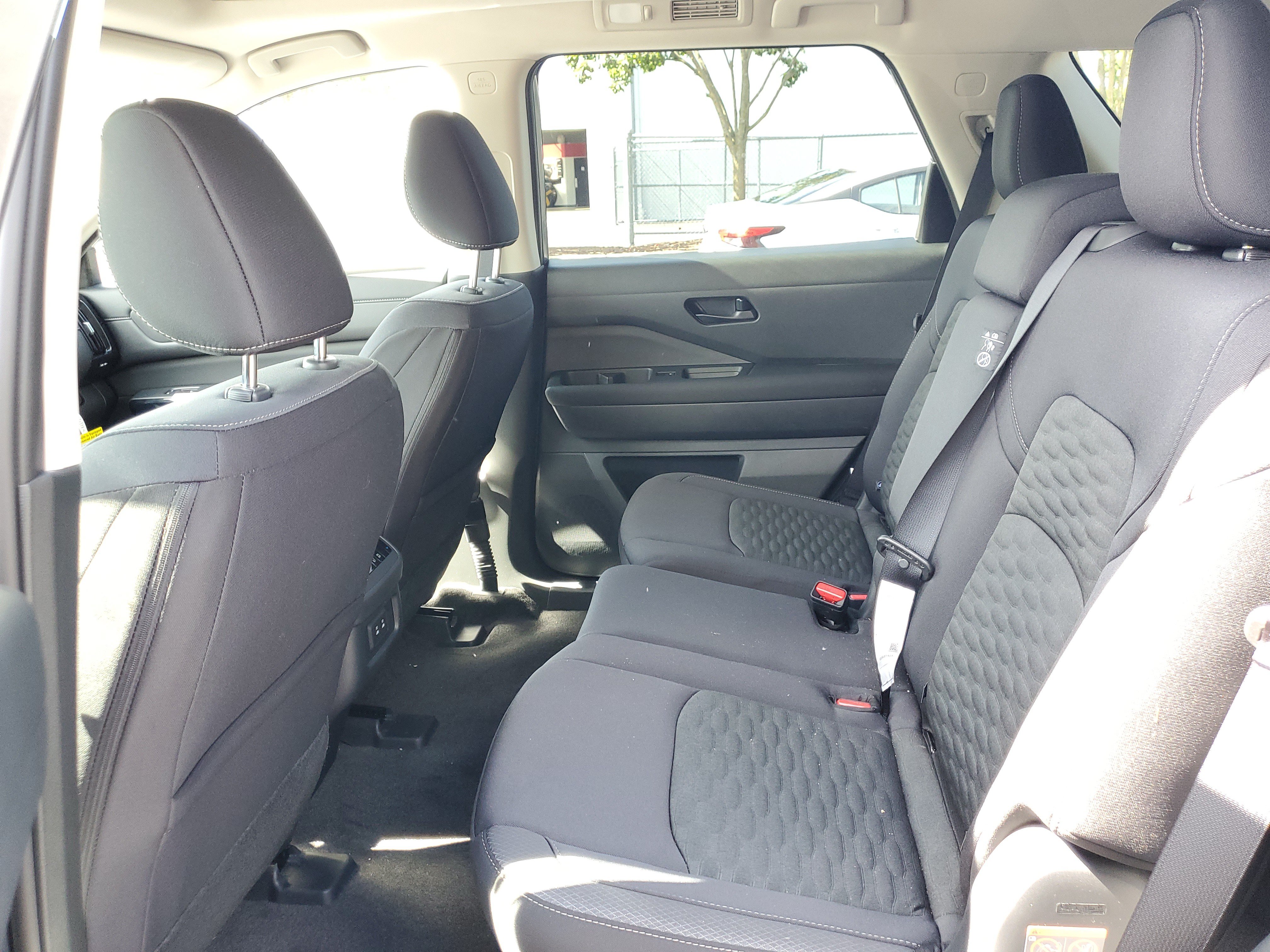 New 2026 Nissan Pathfinder SV w/ SV Premium Package AWD/4WD image 29