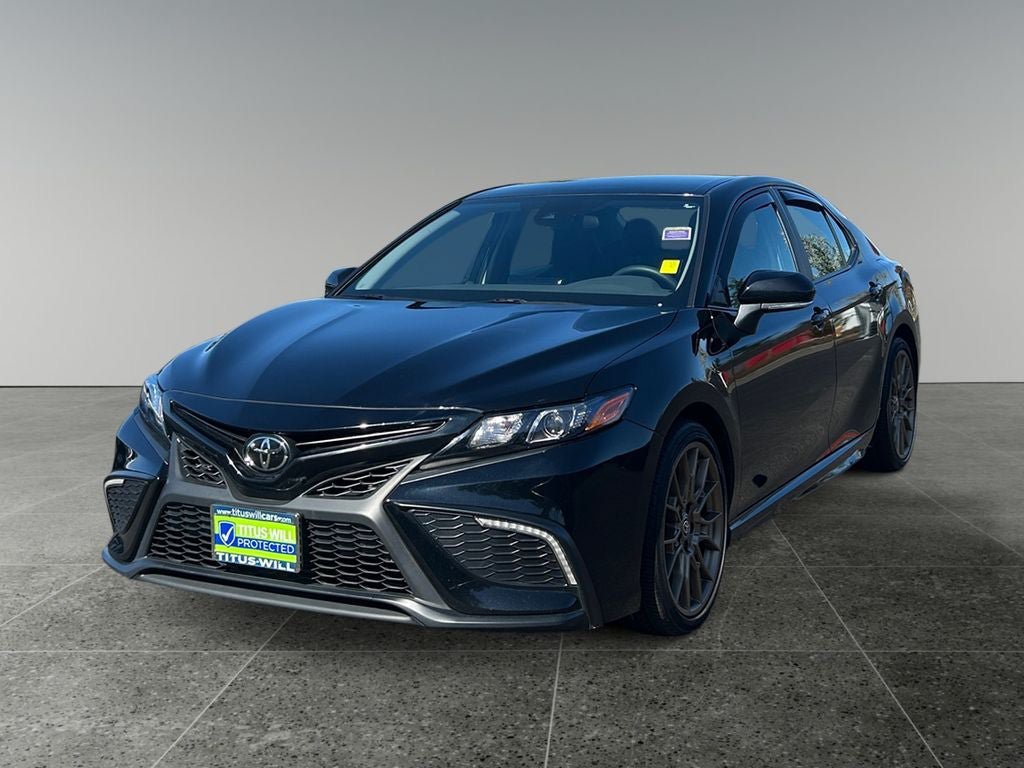 Used 2024 Toyota Camry SE AWD/4WD image 3