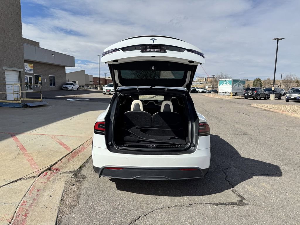 Used 2022 Tesla Model X Base image 11