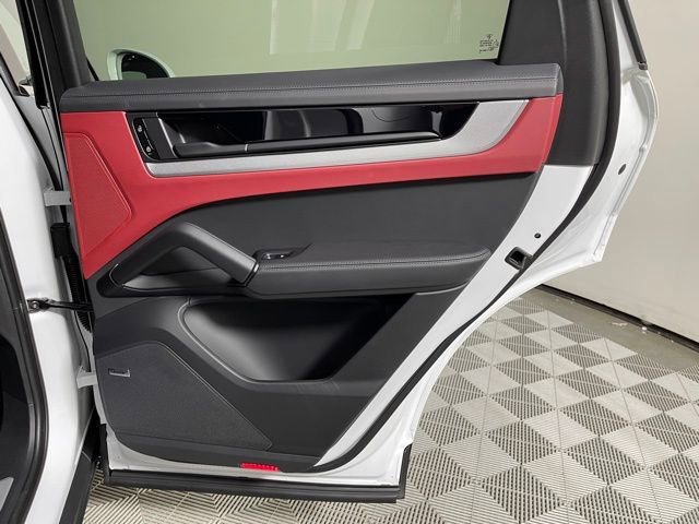 Used 2026 Porsche Cayenne Coupe image 23