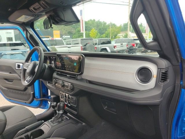 Used 2024 Jeep Wrangler Unlimited Sahara AWD/4WD image 20