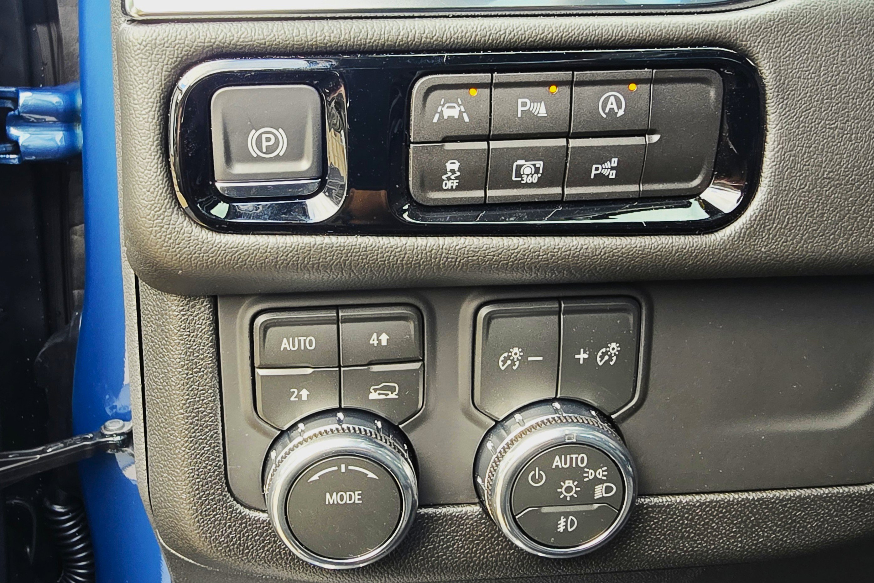 New 2026 GMC Yukon XL Denali w/ Sun & Power Step Package image 33