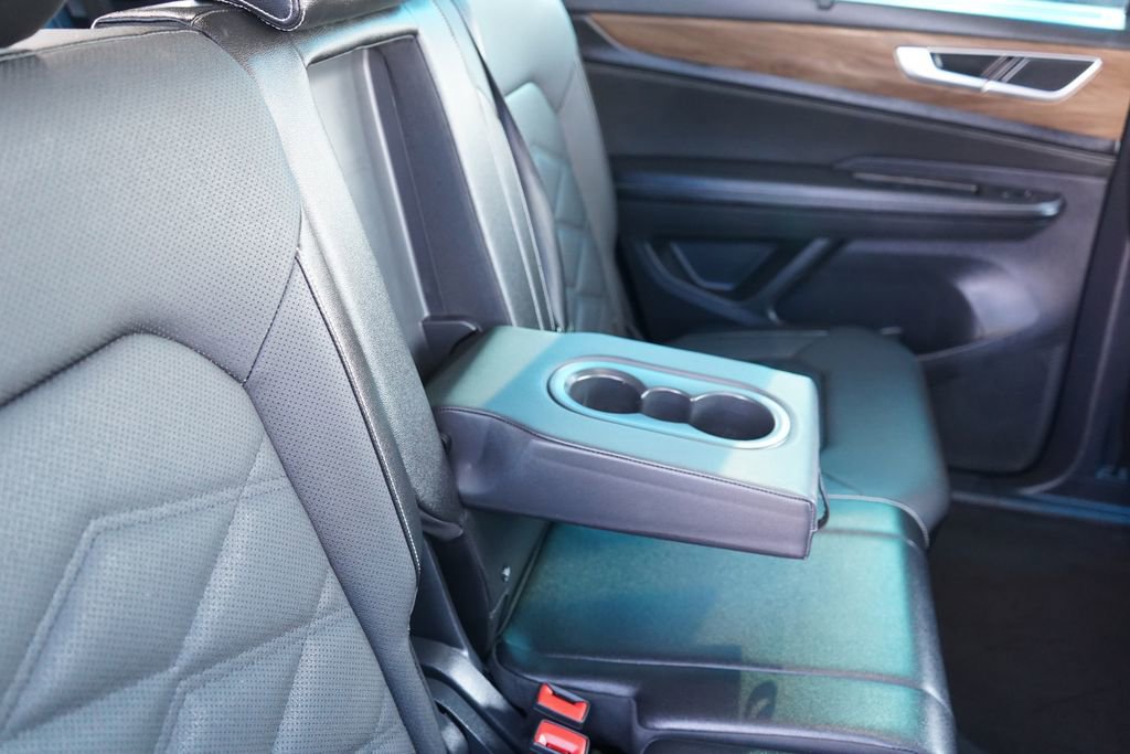 Used 2025 Volkswagen Atlas SE image 24