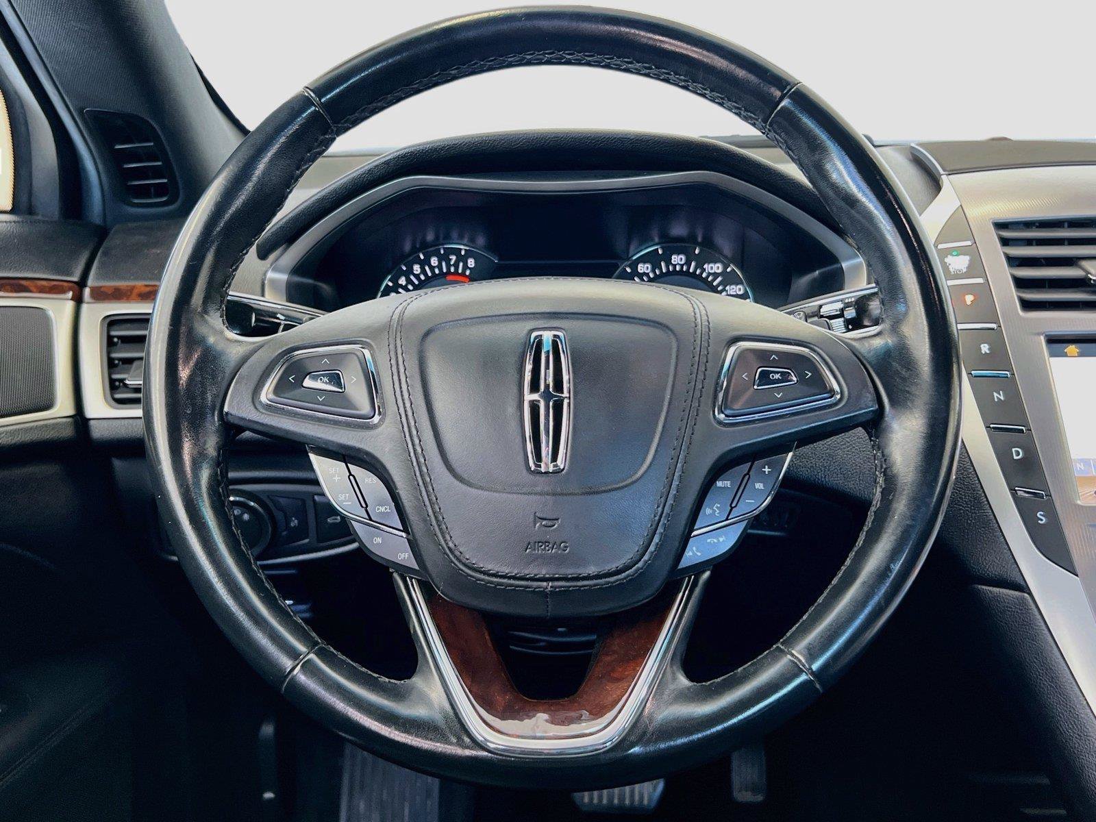 Used 2018 Lincoln MKZ Select w/ Select Plus Package FWD image 17
