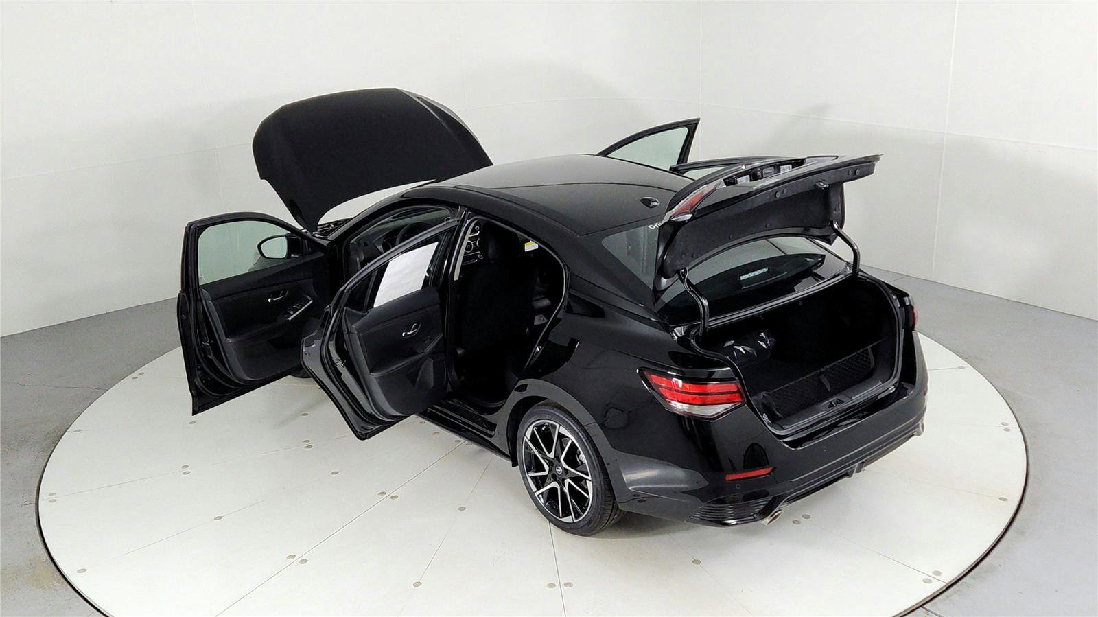 Used 2024 Nissan Sentra SR w/ Trunk Package FWD image 57
