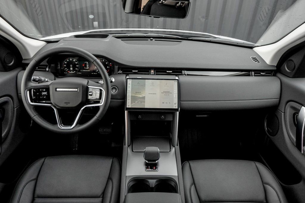 Used 2025 Land Rover Discovery Sport S image 20