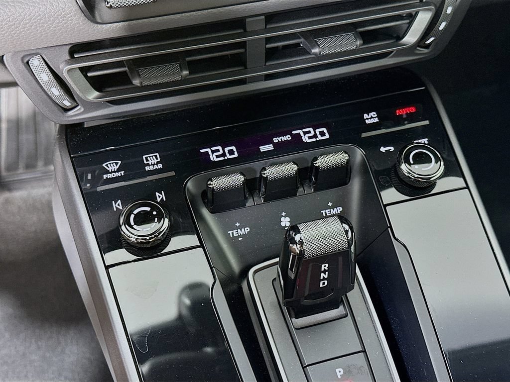 Certified 2020 Porsche 911 Carrera RWD image 17