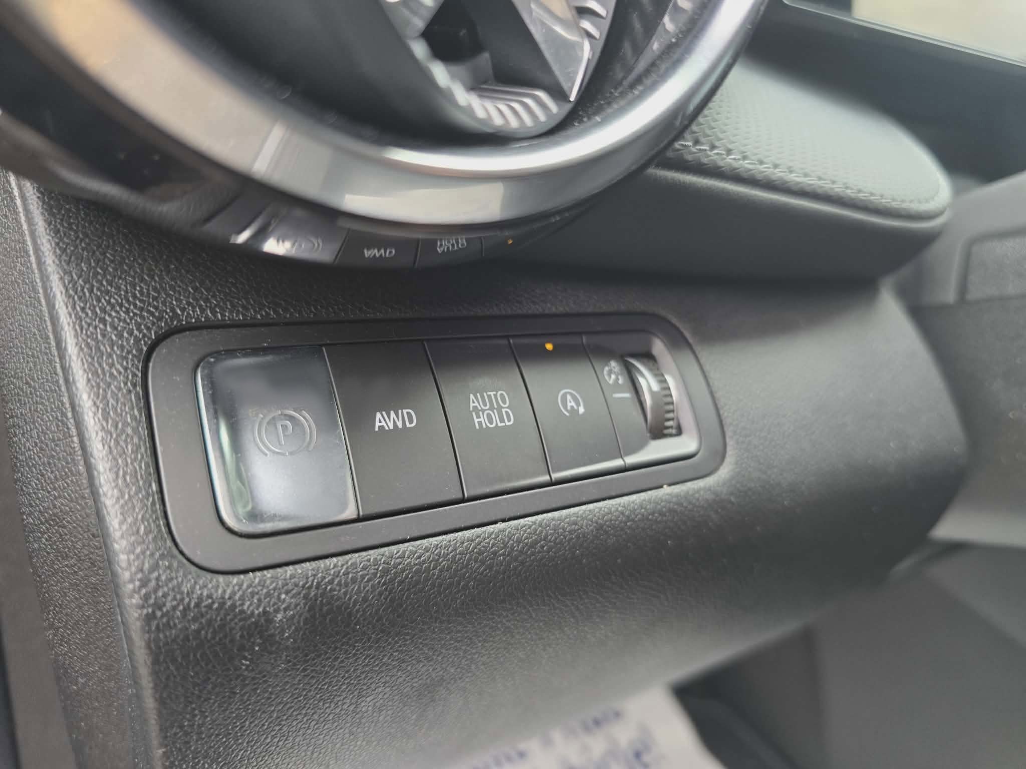 Used 2025 Chevrolet Equinox LT image 19