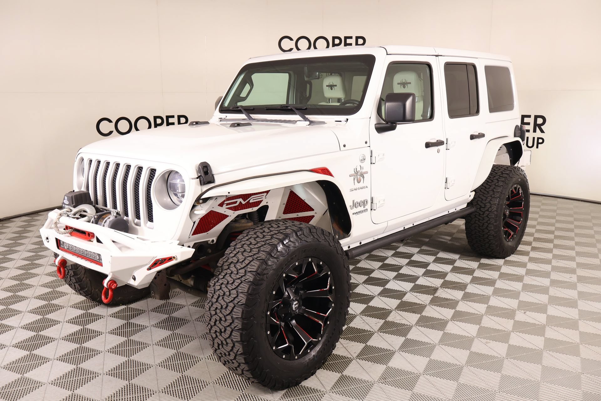 Used 2019 Jeep Wrangler Unlimited Sahara AWD/4WD image 11