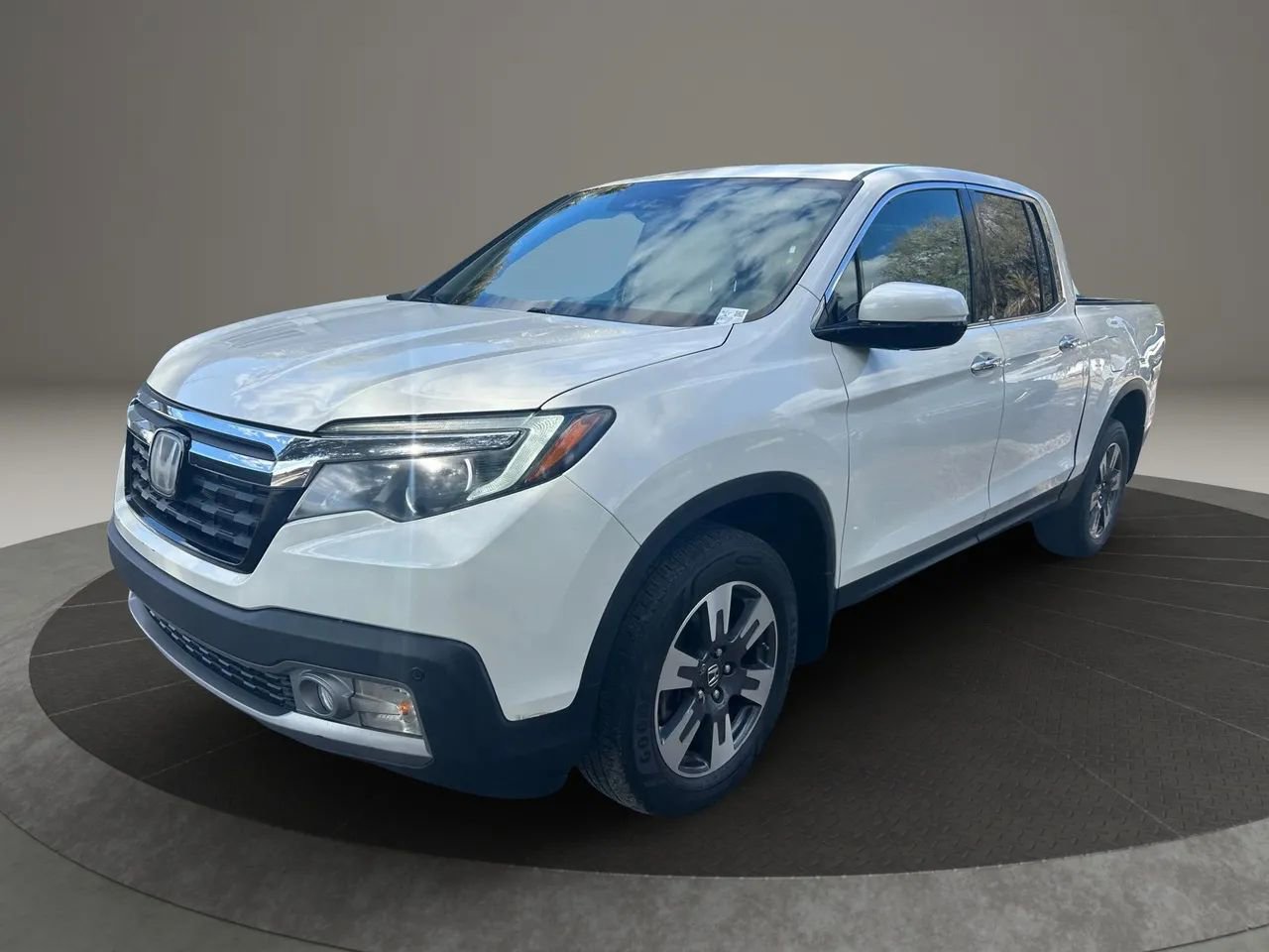 Used 2019 Honda Ridgeline RTL-E image 2