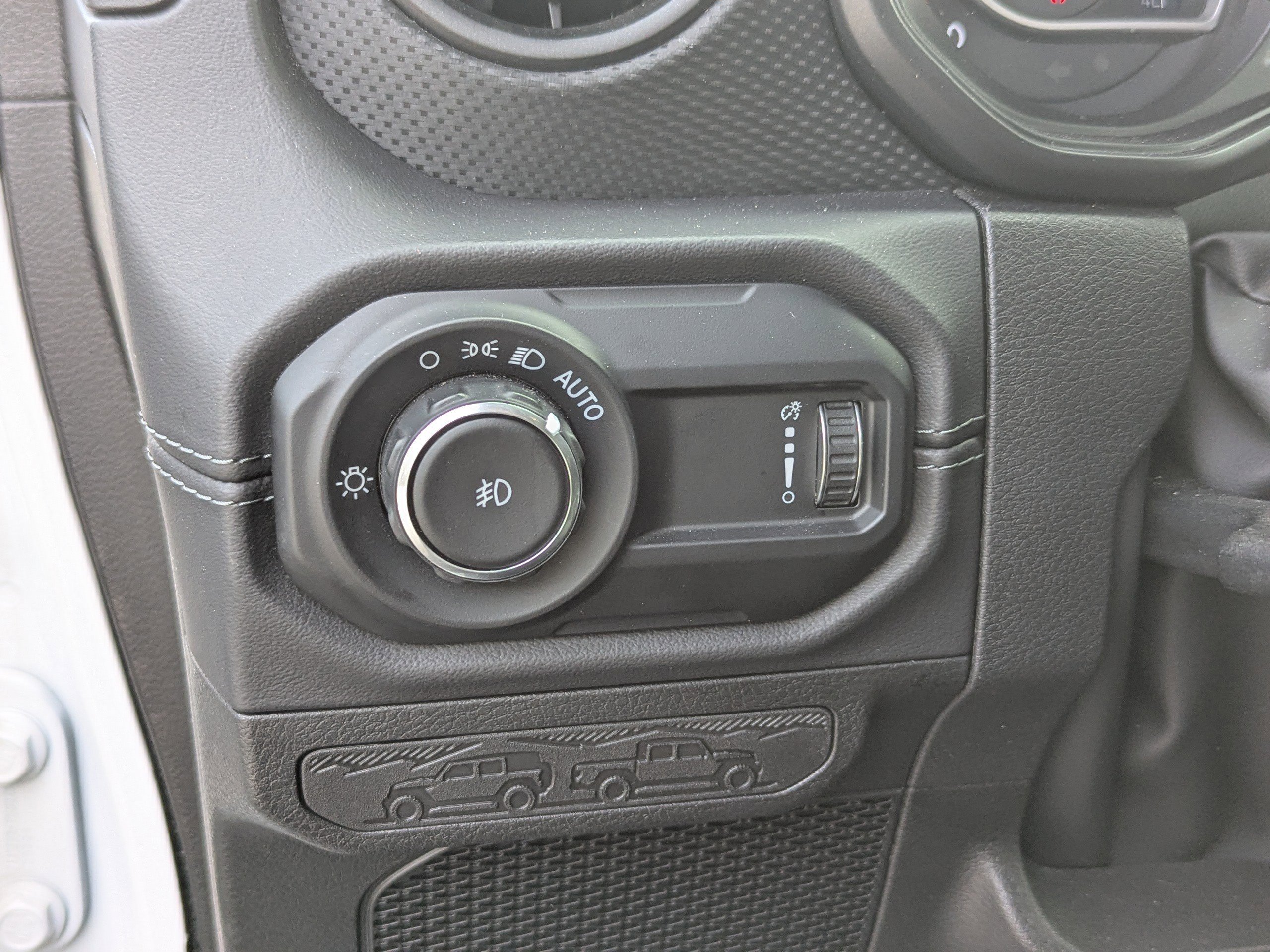 Used 2025 Jeep Wrangler Rubicon image 16