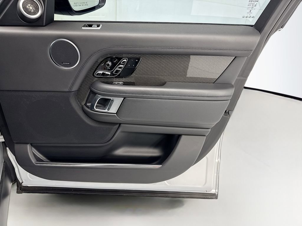 Used 2021 Land Rover Range Rover SV Autobiography Dynamic image 24