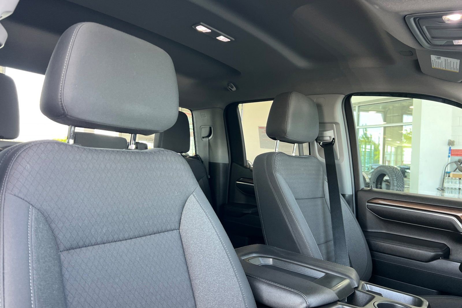 Used 2023 Chevrolet Silverado 1500 LT AWD/4WD image 13