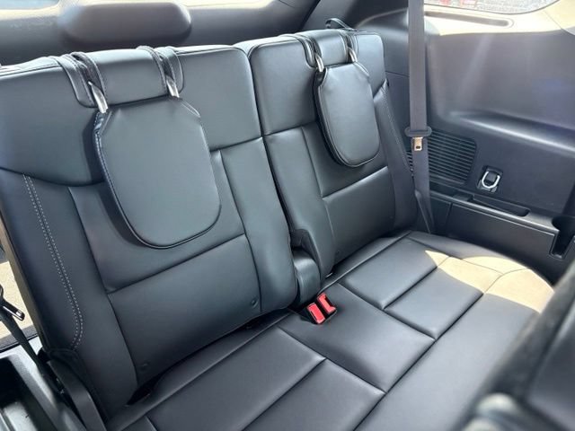 Used 2024 Ford Explorer XLT w/ Equipment Group 202A AWD/4WD image 15