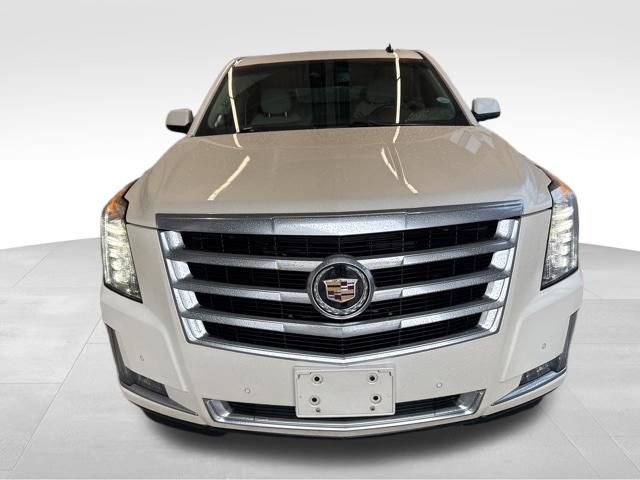 Used 2015 Cadillac Escalade Luxury AWD/4WD image 2