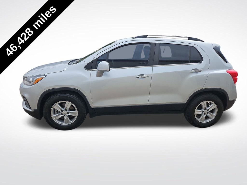 Used 2018 Chevrolet Trax LT w/ LT Convenience Package FWD image 2