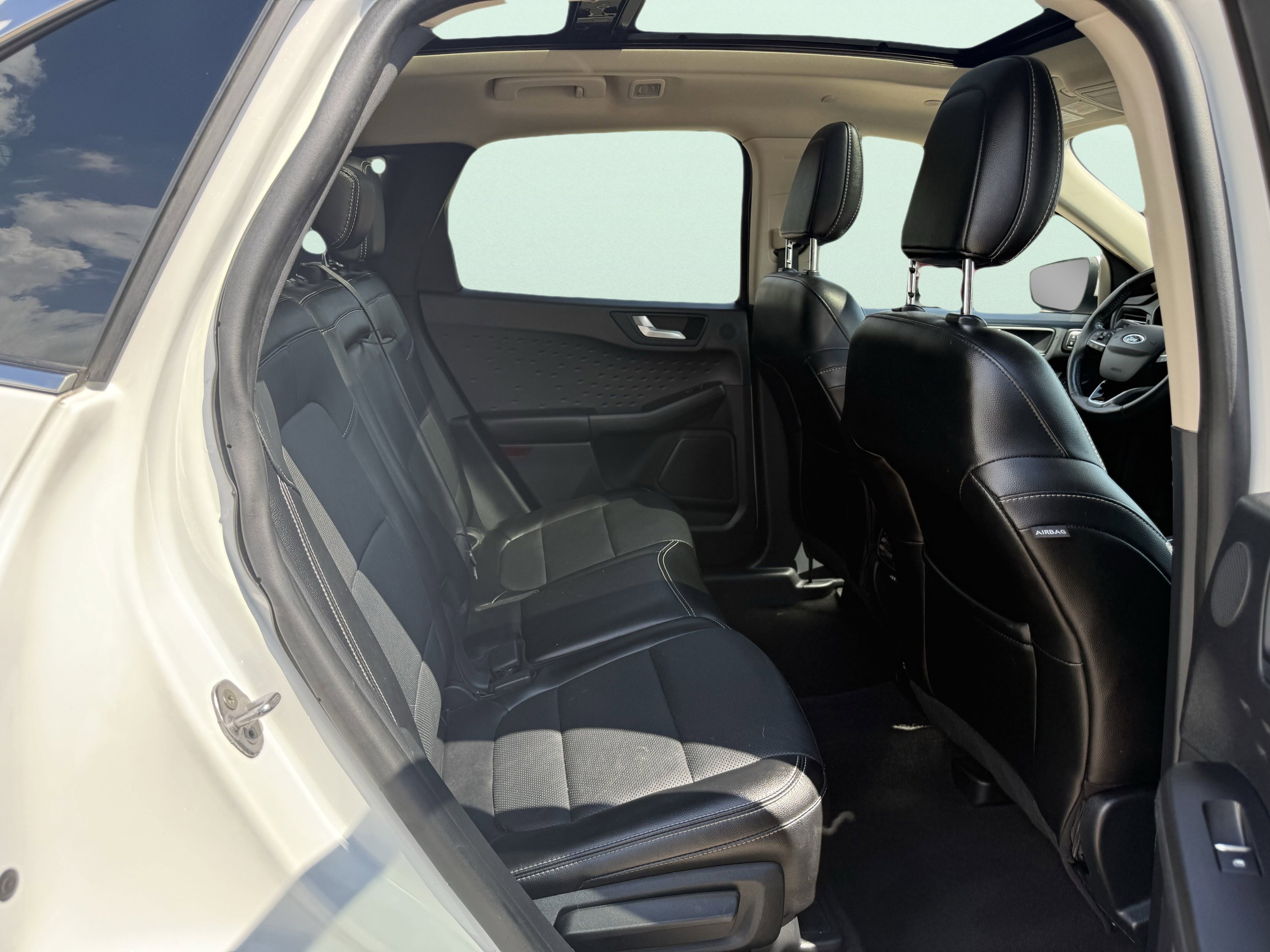 Used 2020 Ford Escape Titanium image 41