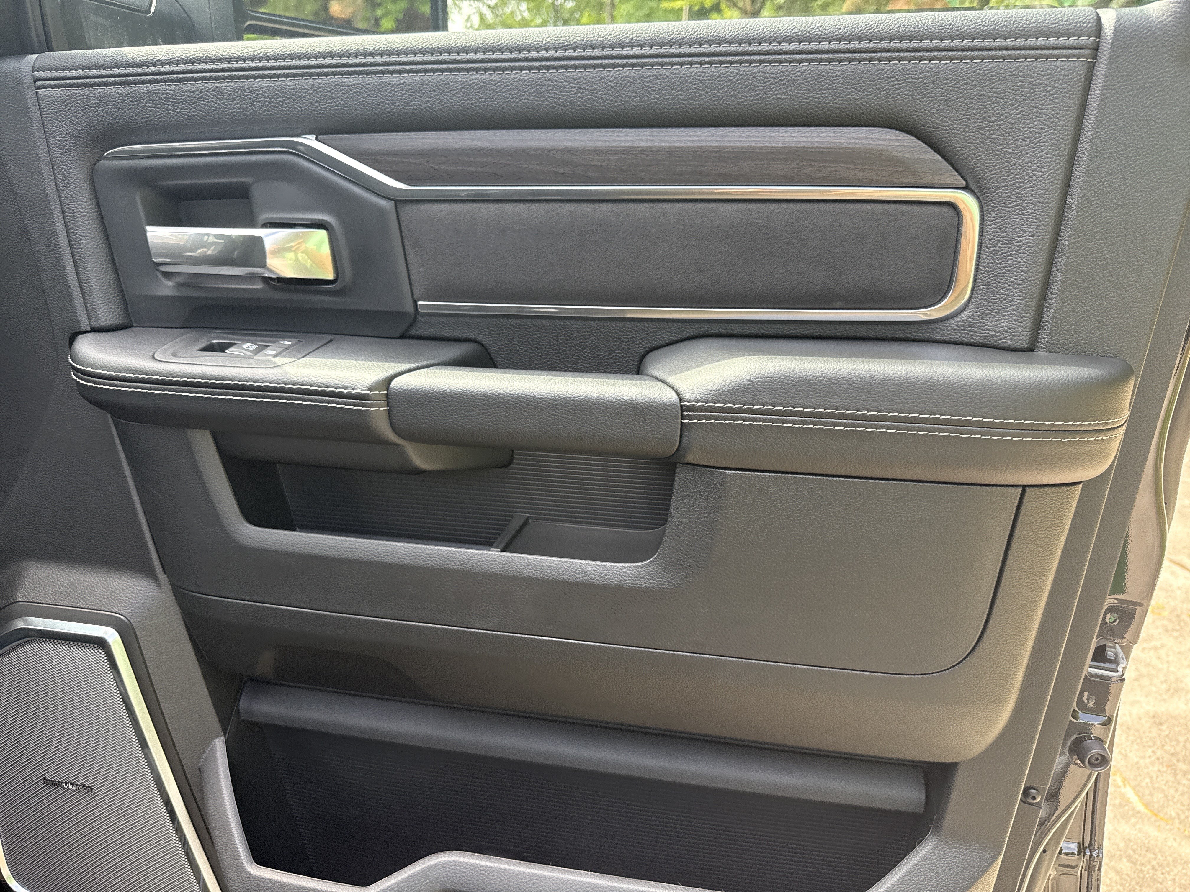 New 2026 RAM 5500 4x4 Crew Cab w/ Laramie Trim Package image 16