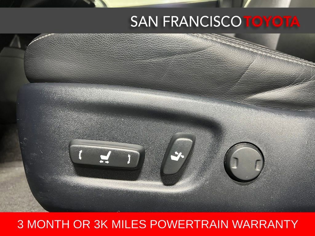 Used 2015 Toyota Prius V Four FWD image 12