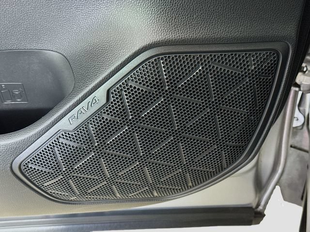 Certified 2022 Toyota RAV4 XLE Premium AWD/4WD image 15