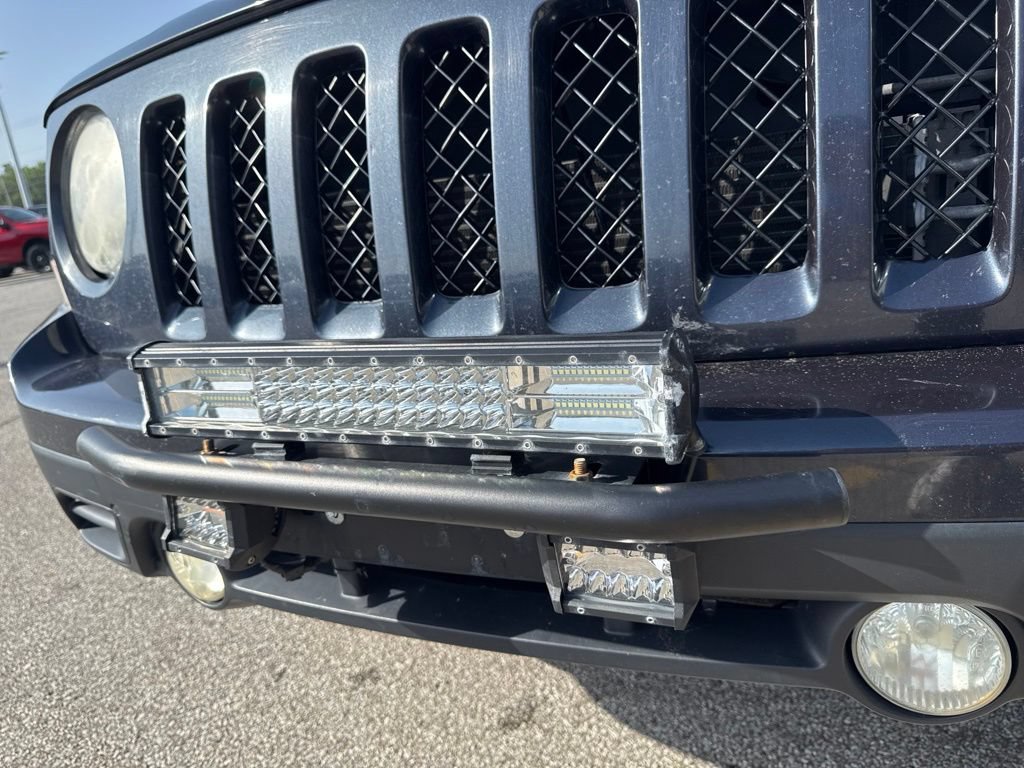 Used 2014 Jeep Patriot Latitude AWD/4WD image 14