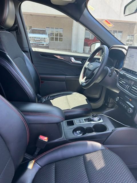 Used 2023 Ford Escape ST-Line w/ Tech Pack #1 FWD image 8
