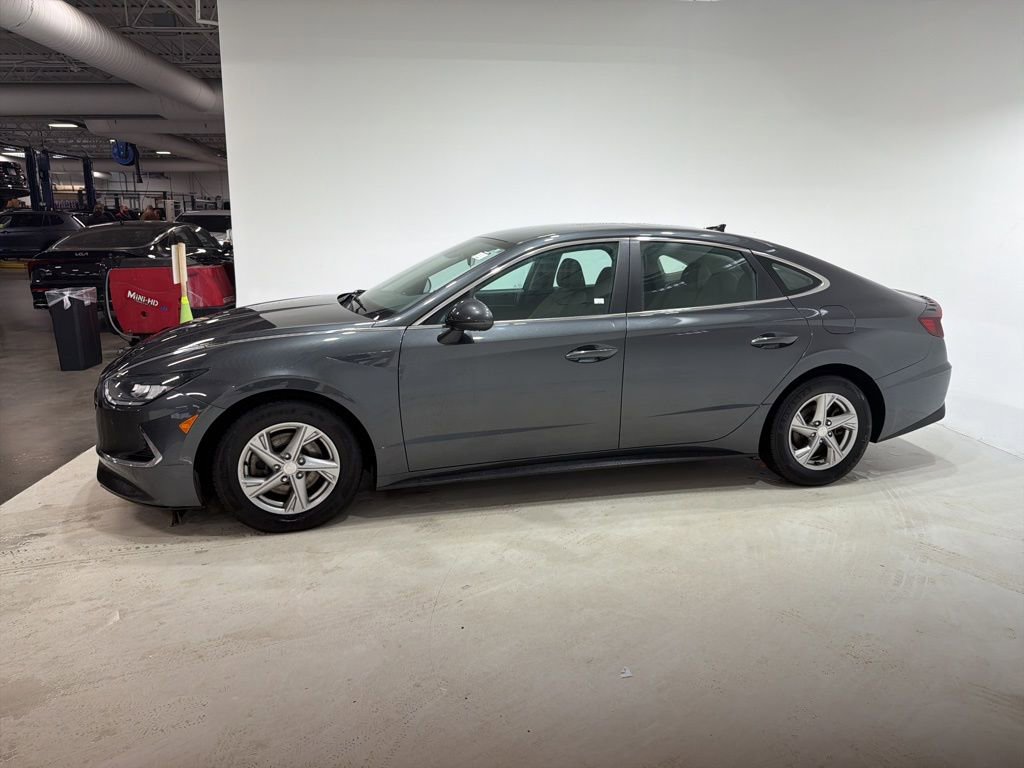 Used 2022 Hyundai Sonata SE image 1