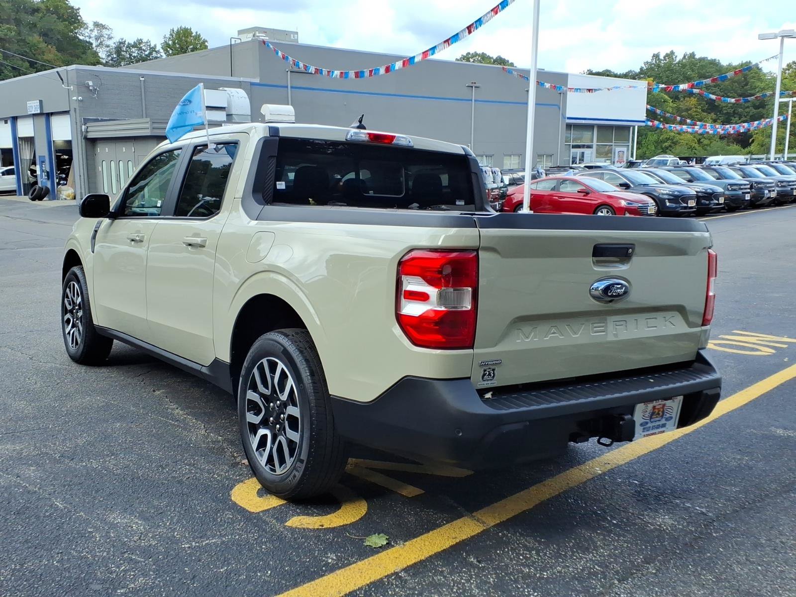 Certified 2024 Ford Maverick Lariat FWD image 6