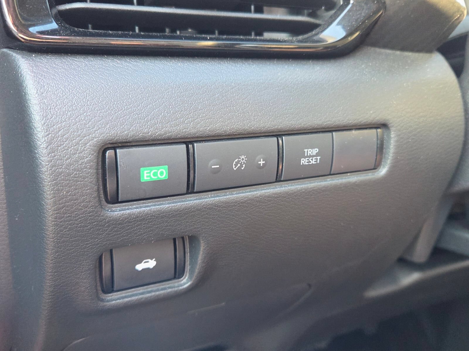 Used 2024 Nissan Sentra SV FWD image 28