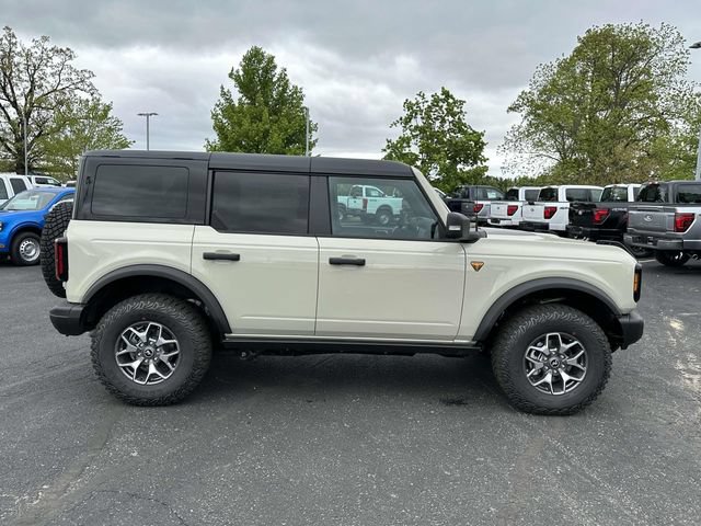 New 2025 Ford Bronco Badlands AWD/4WD image 2