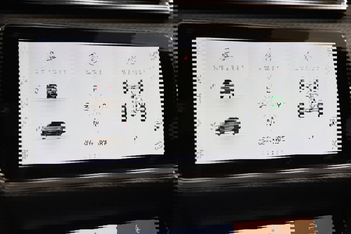 Used 2021 Land Rover Range Rover Velar R-Dynamic S image 32