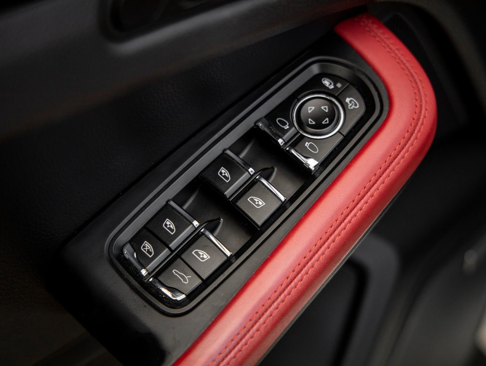 Used 2020 Porsche Macan image 22