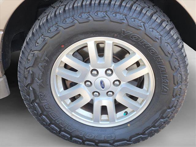 Used 2014 Ford Expedition XLT w/ Equipment Group 202A AWD/4WD image 27