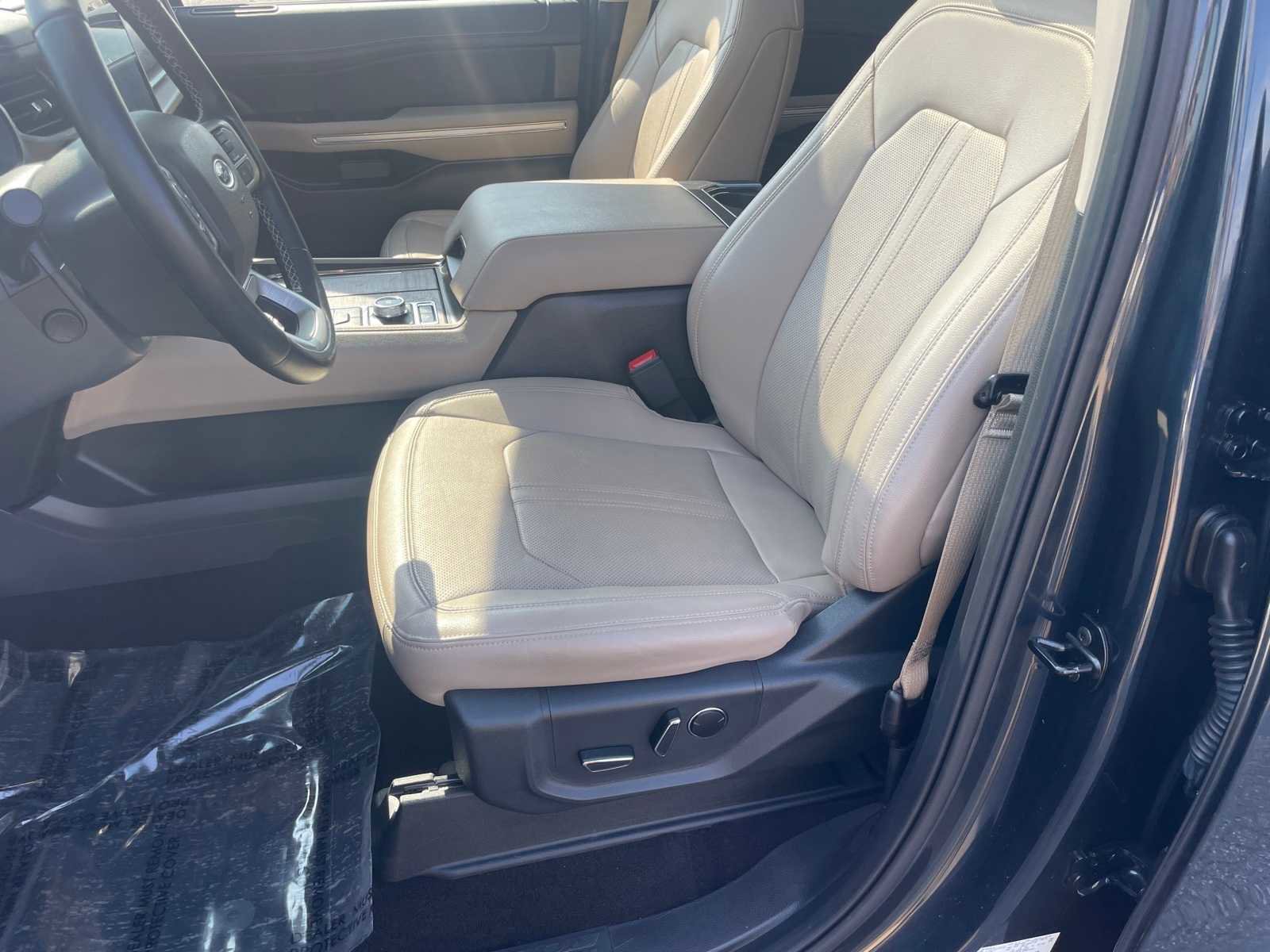 Used 2023 Ford Expedition Max Limited image 10