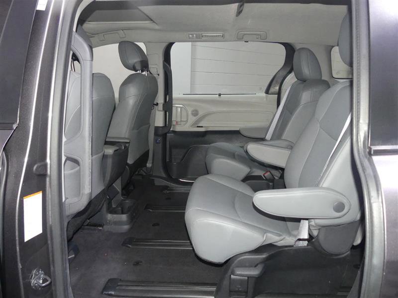 Used 2023 Toyota Sienna XLE w/ XLE Plus Package AWD/4WD image 23