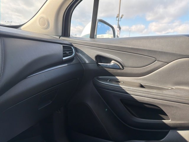 Used 2018 Buick Encore Preferred image 31