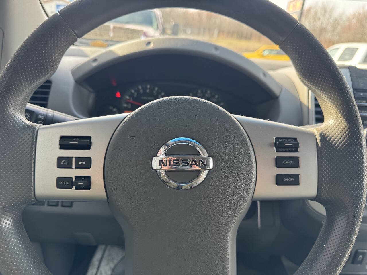Used 2013 Nissan Frontier SV AWD/4WD image 32