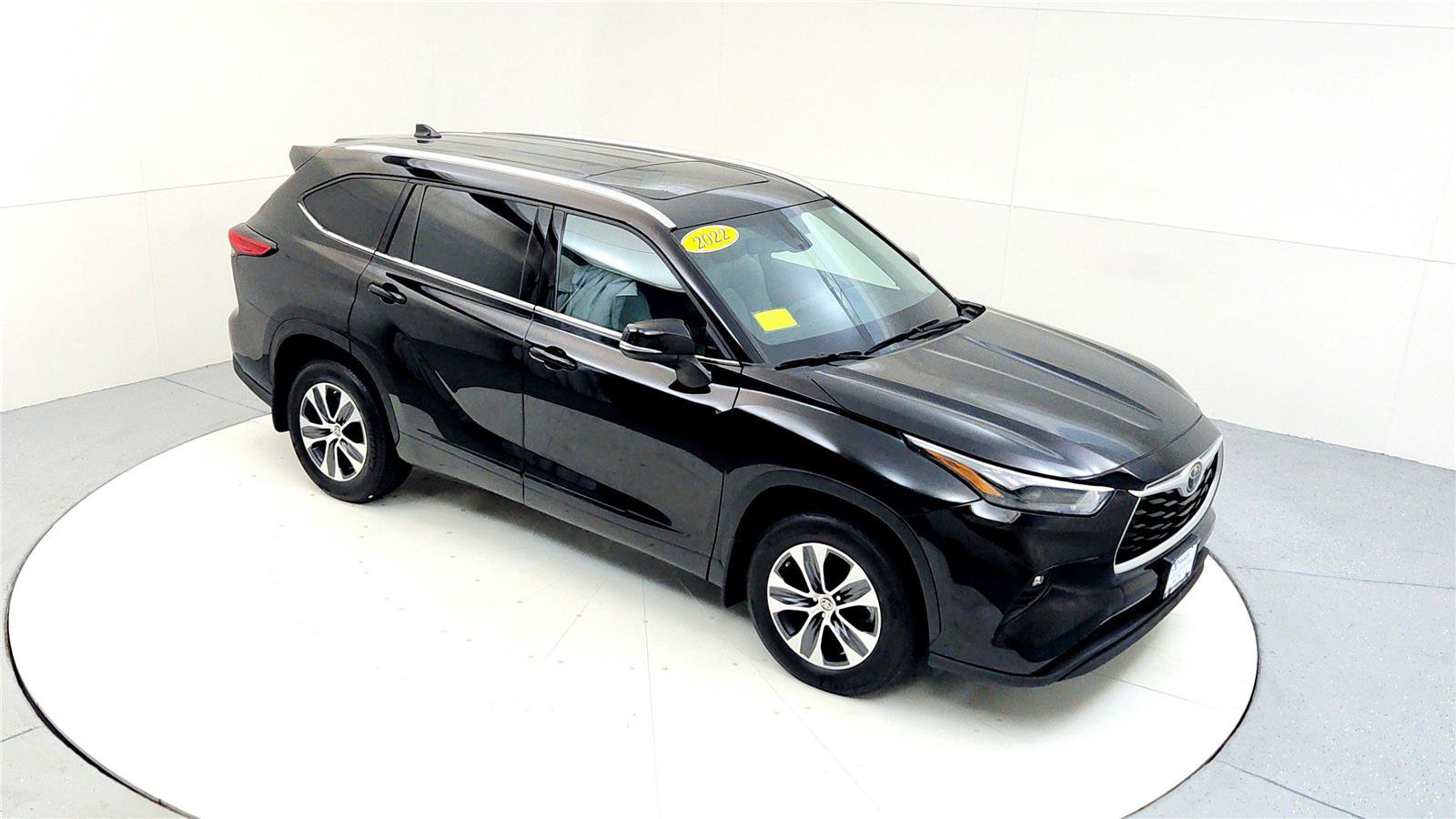 Certified 2022 Toyota Highlander XLE image 19