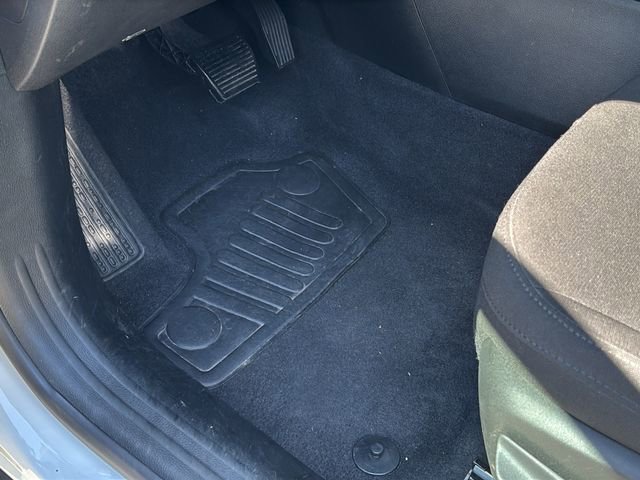 Used 2024 Jeep Compass Sport image 17