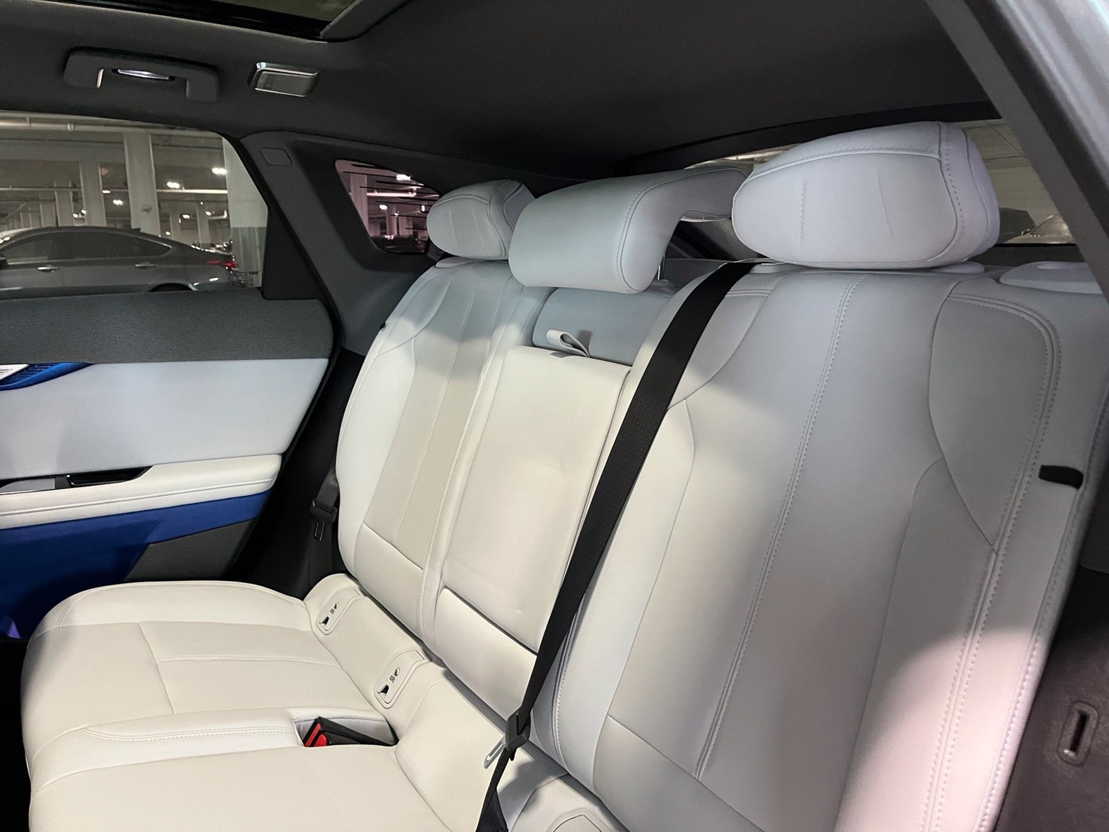 Used 2025 Cadillac Optiq Luxury 1 AWD/4WD image 39