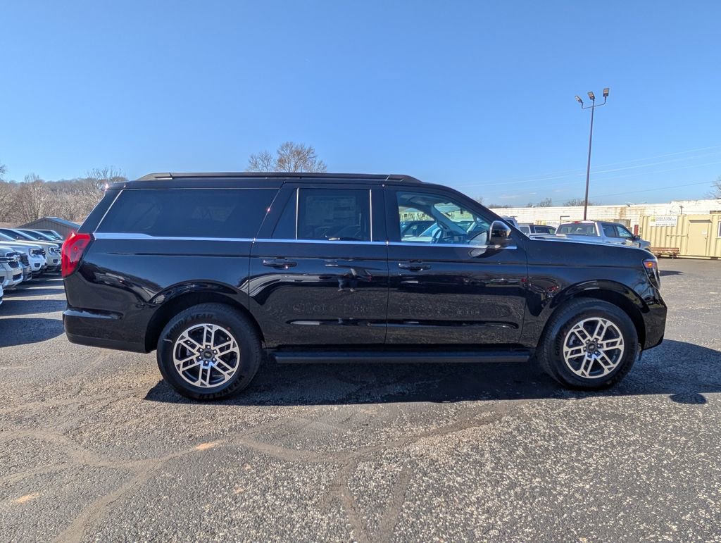 Used 2026 Ford Expedition Max Active RWD image 5