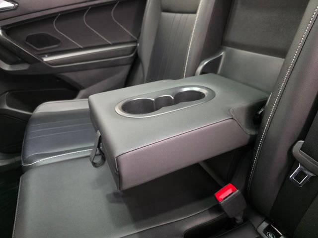 Certified 2022 Volkswagen Tiguan SE image 30