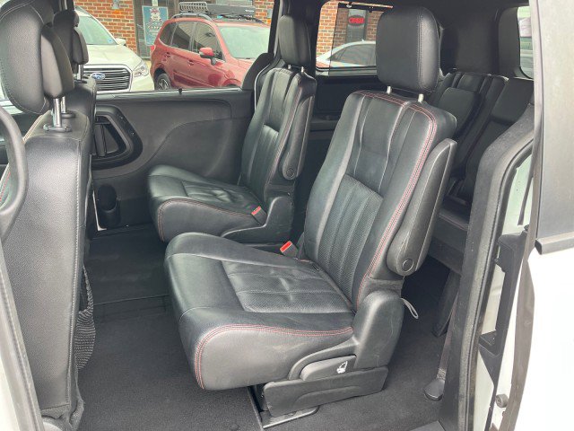 Used 2017 Dodge Grand Caravan GT image 12