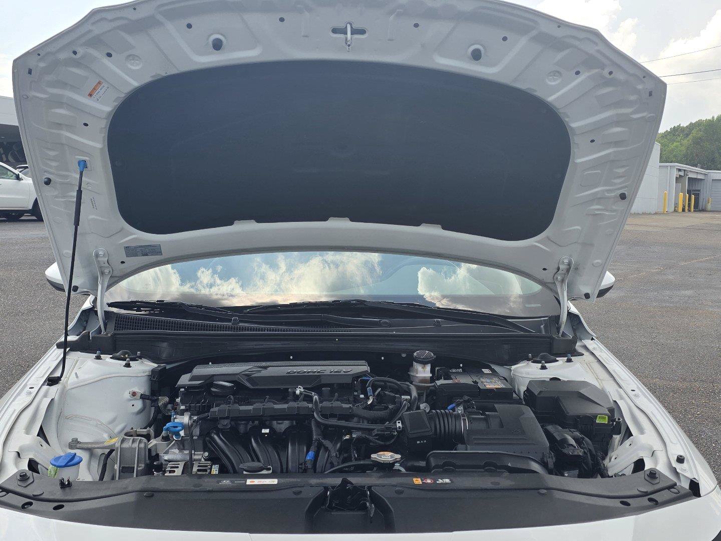 Used 2025 Hyundai Elantra SEL FWD image 28