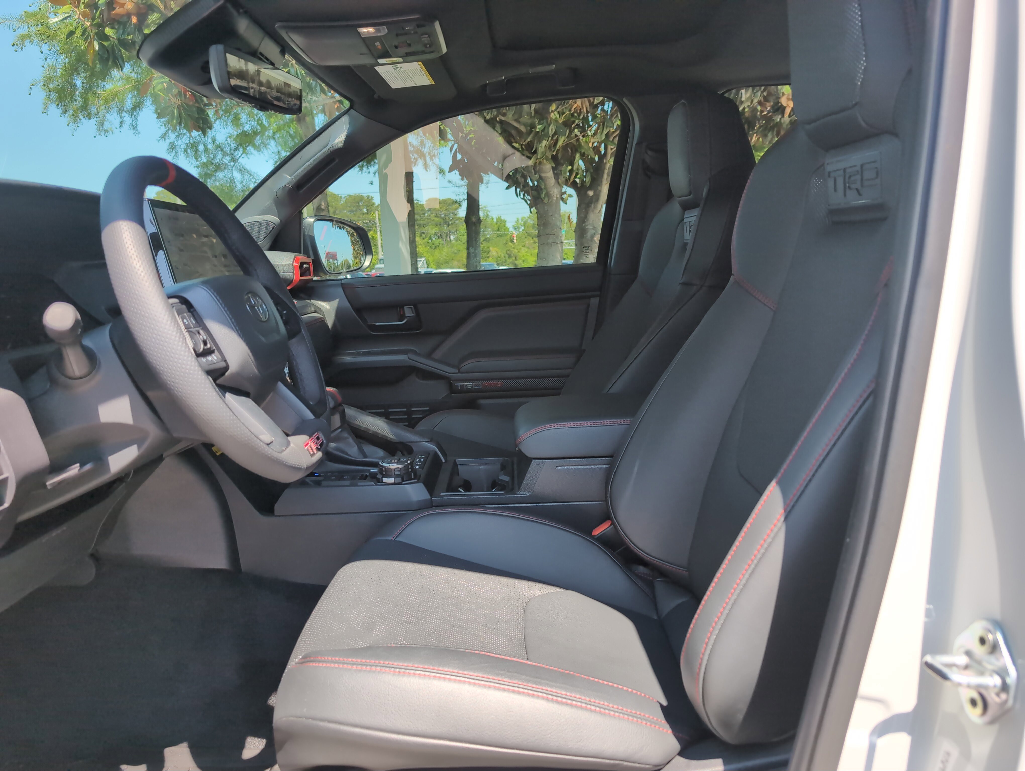 Certified 2025 Toyota Tacoma TRD Pro w/ Tow Tech Package AWD/4WD image 15