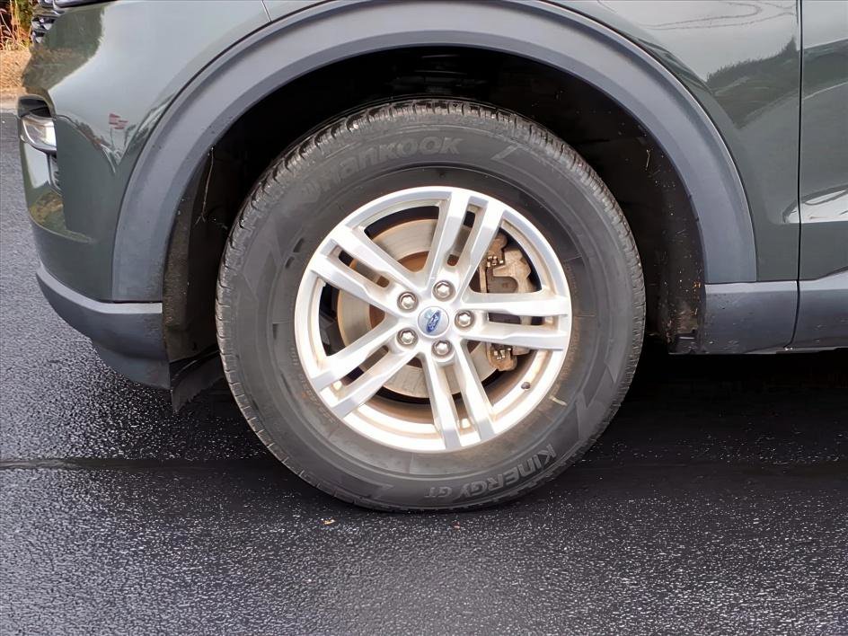 Used 2022 Ford Explorer XLT w/ Equipment Group 202A image 9